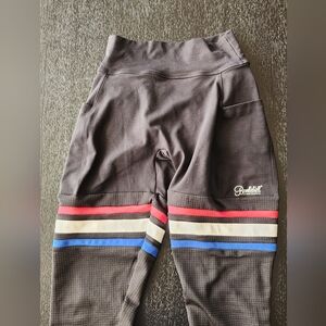 Bombshell stirpw sportswear leggings.